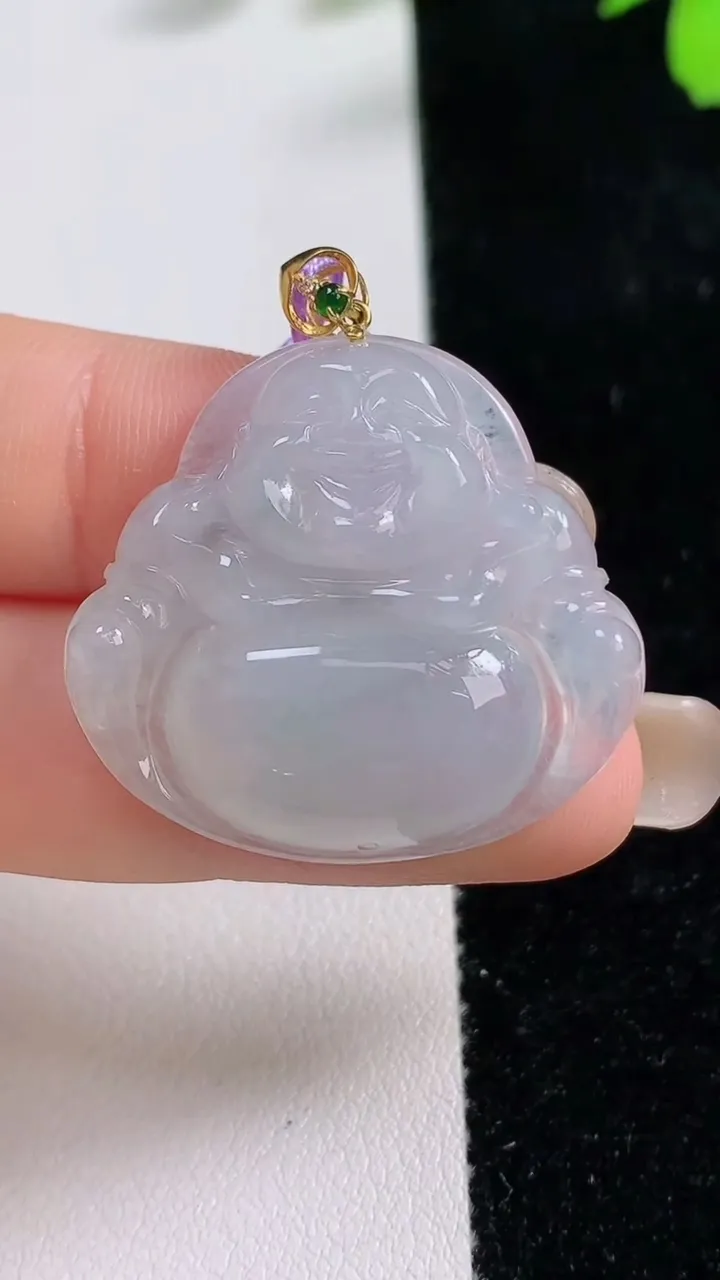 天然A货翡翠种白冰佛公吊坠，尺寸28-30.6-5.5，重量:7.20g
9月17日