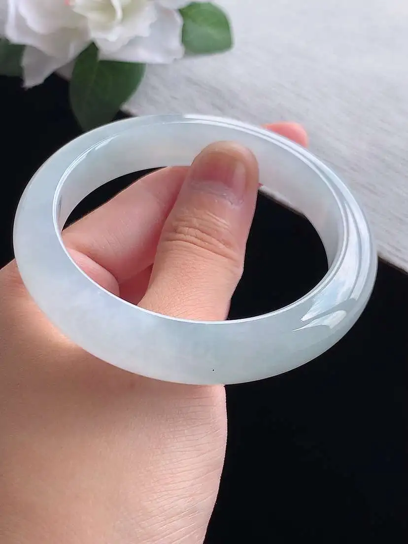 a货翡翠老坑冰种白月光正装正圈手镯56-57圈口  尺寸56×11.8×8.5mm 重量57.90g 0916