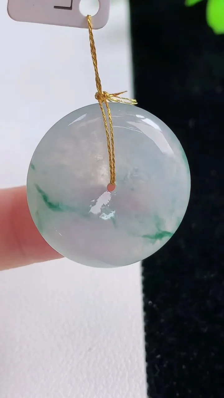 天然A货翡翠冰种飘花平安扣吊坠，尺寸25.3-5，重量:7.00g
9月17日