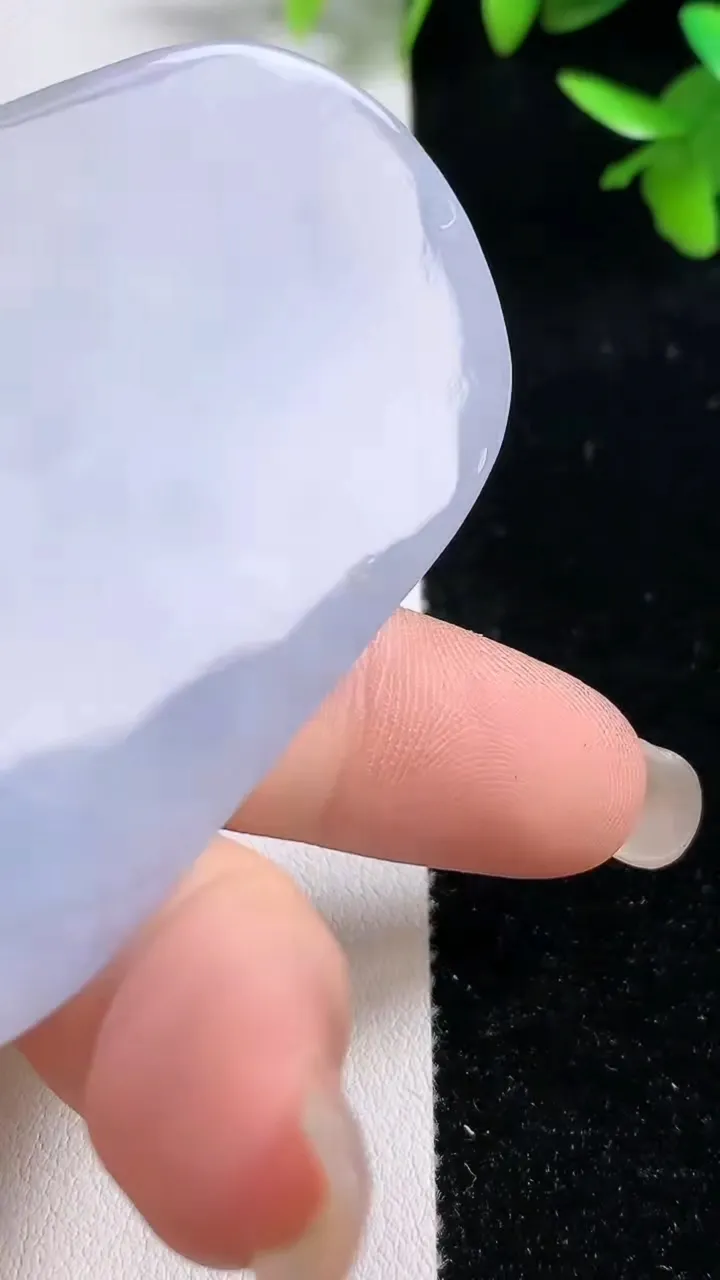 天然A货翡翠紫罗兰度母观音菩萨吊坠，尺寸66-43-7，重:36.92g
9月17日
