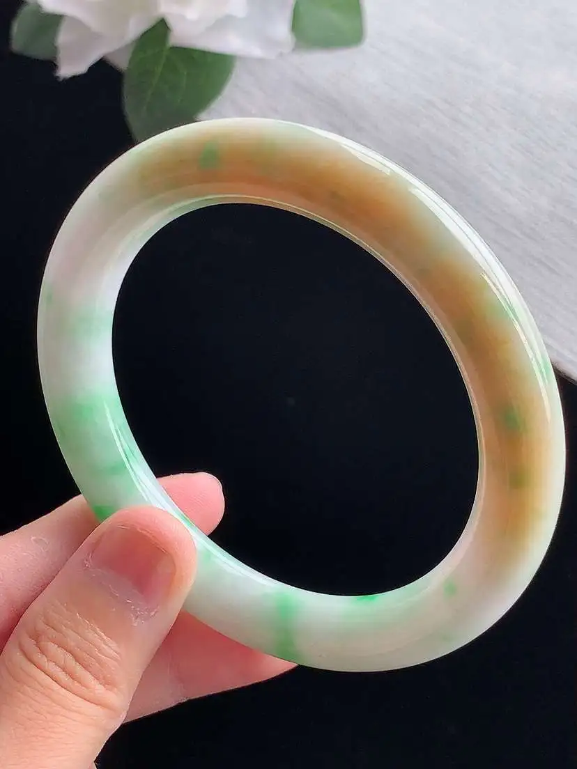 a货翡翠老坑冰润黄加绿双彩圆条手镯59-60大圈口 尺寸59×9.8mm 重量61.50g 0916