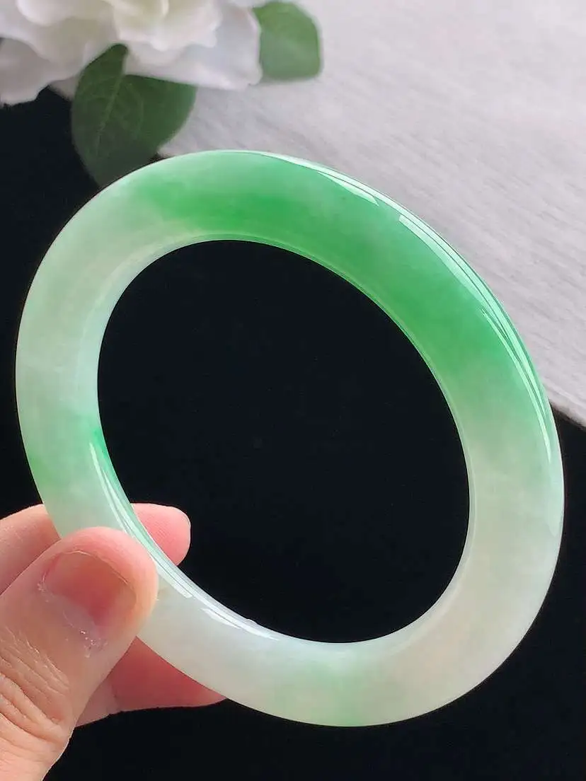a货翡翠老坑冰种飘绿圆条手镯56-57圈口 尺寸56.3×10.3mm 重量61.38g 0916
