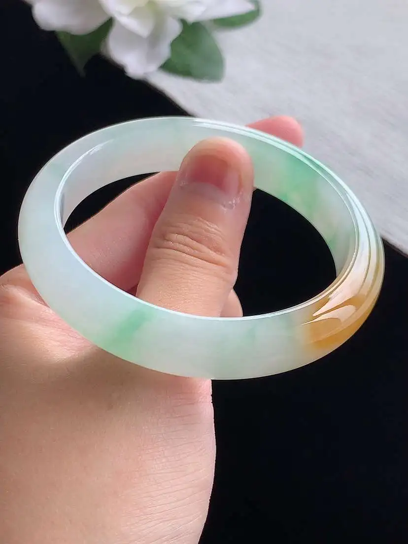 a货翡翠老坑冰种黄加绿贵妃手镯55-56圈口 尺寸55×49×12×8mm 重量51.76g 0917