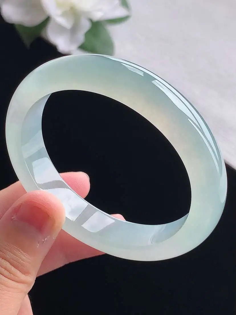 a货翡翠老坑冰种晴水贵妃手镯54-55圈口  尺寸54.6×48×12.8×7.8mm 重量52.5