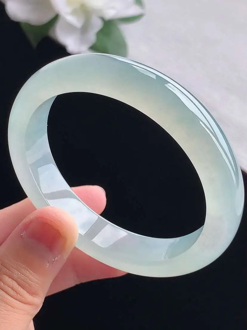 a货翡翠老坑冰种晴水贵妃手镯54-55圈口  尺寸54.6×48×12.8×7.8mm 重量52.5