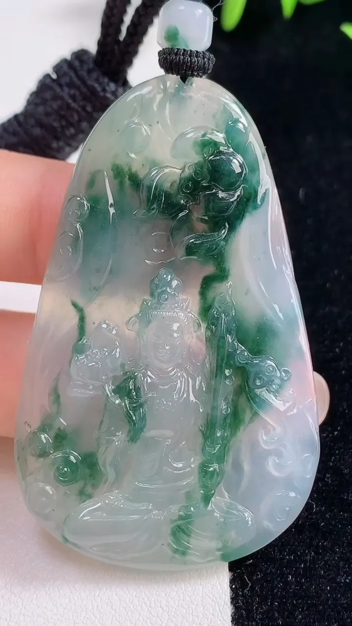 天然A货翡翠种飘花虚空藏菩萨吊坠，尺寸58.6-36-4.7，重量:24.91g
9月18日