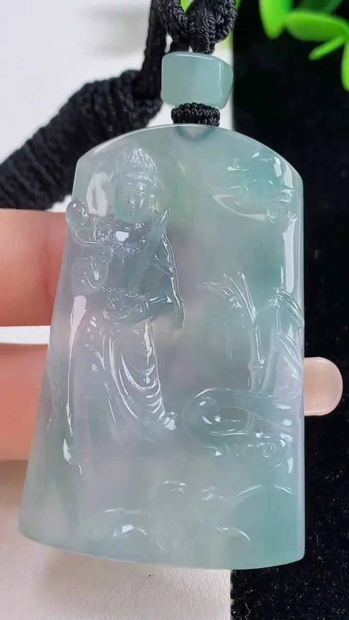 天然A货翡翠虚空藏菩萨吊坠，尺寸54.8-35-5.5，重量:31.44g
9月18日