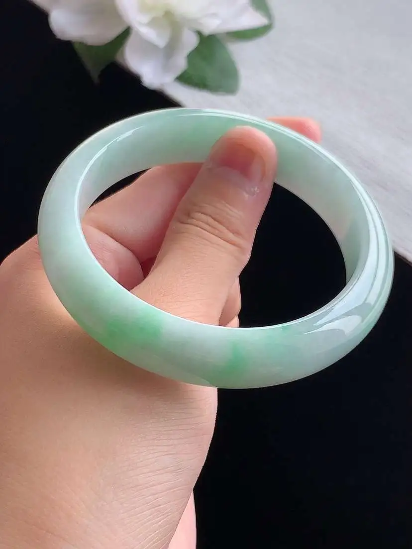 a货翡翠老坑冰种飘绿正装正圈手镯58-59圈口  尺寸58.3×13.5×8mm 重量62.22g 0917