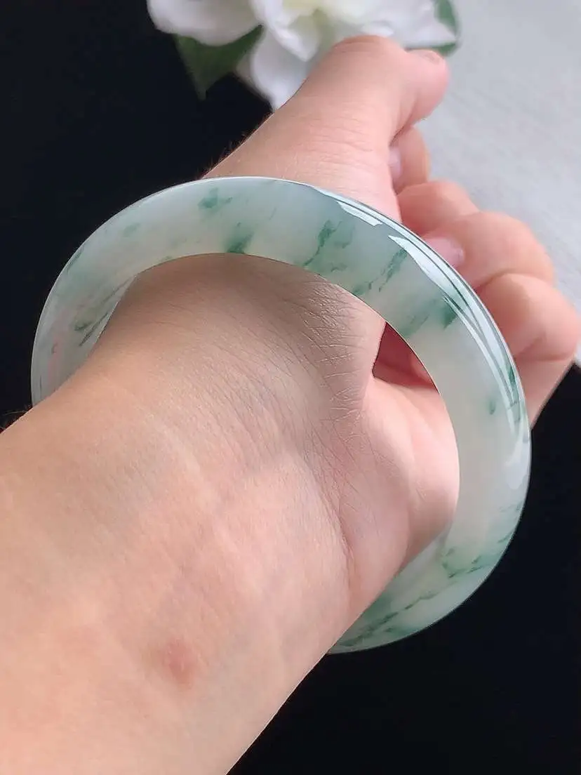 a货翡翠老坑冰种飘花正装正圈手镯59-60大圈口  尺寸59.2×15×8mm 重量 70.40g 0917