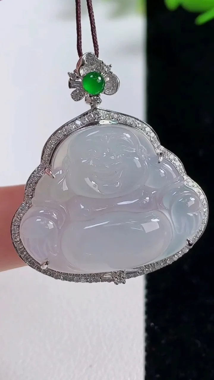 天然A货翡翠种白冰佛公吊坠，尺寸37-32.2-8.7裸石23-29.2，重量:9.18g
9月18