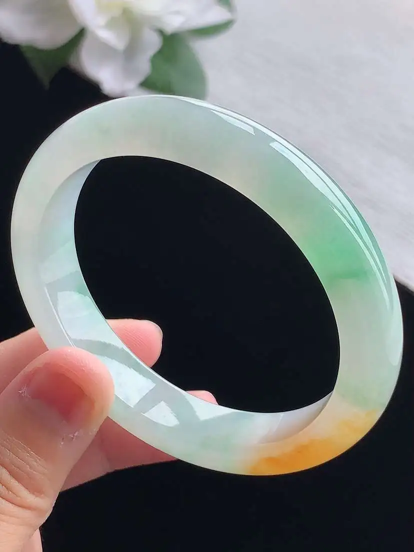 a货翡翠老坑冰种黄加绿贵妃手镯55-56圈口 尺寸55×49×12×8mm 重量51.76g 0917