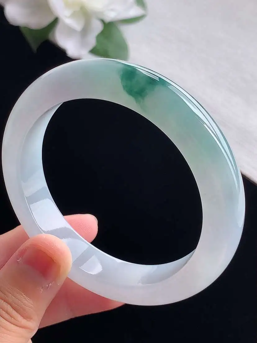 a货翡翠老坑冰种飘花正装正圈手镯57-58圈口  尺寸57.5×12.5×9mm 重量67.75g 