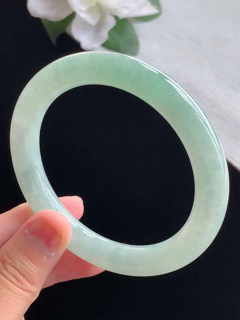 a货翡翠老坑冰种晴绿圆条手镯58-59圈口  尺寸58.5×10mm 重量57.75g 0917