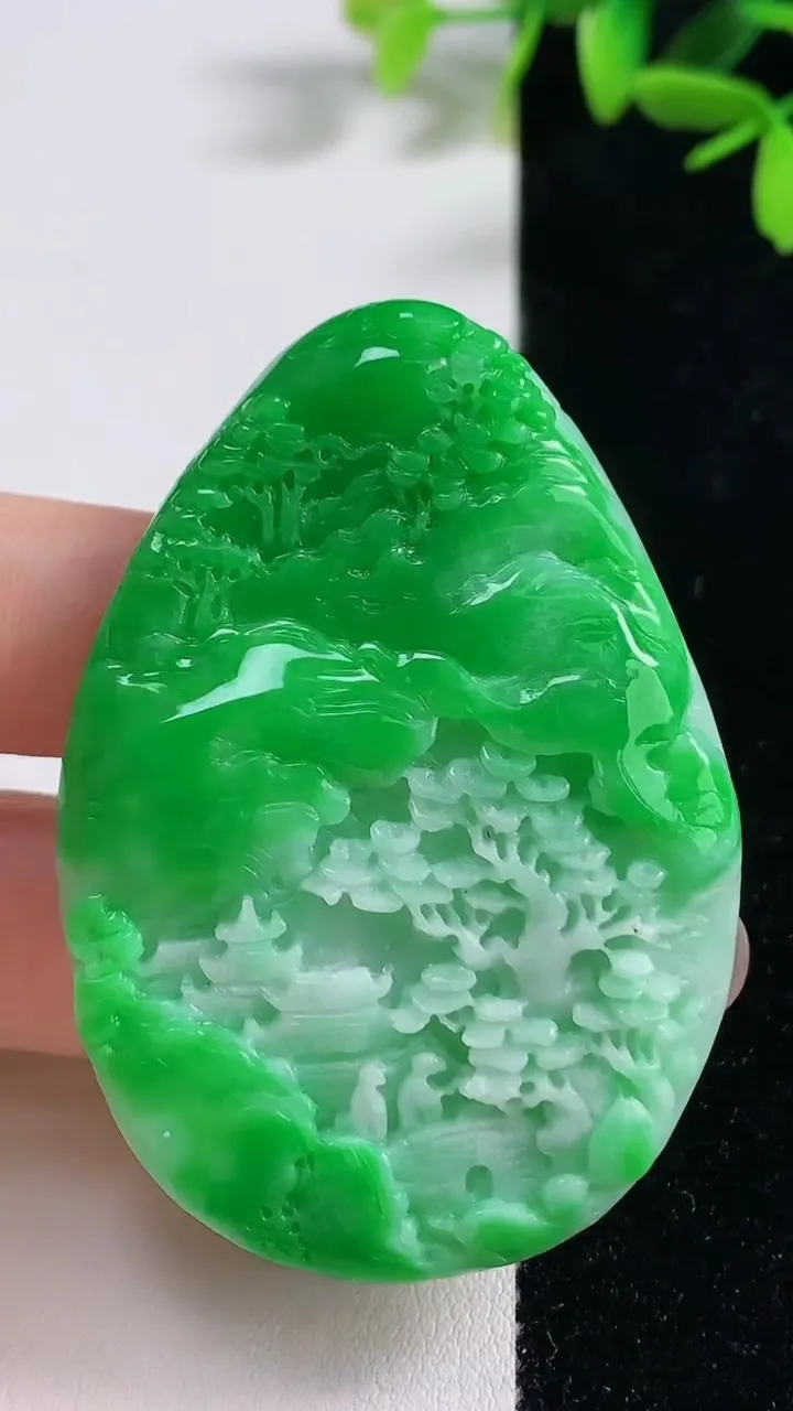 天然A货翡翠山水牌吊坠，尺寸56.8-40-7.4，重量:34.16g
9月18日