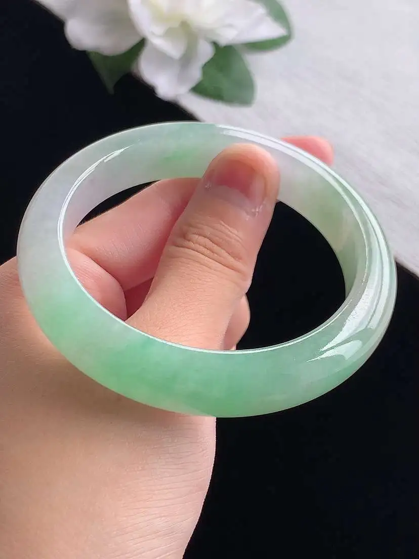 a货翡翠老坑冰种飘绿正装正圈手镯56-57圈口  尺寸56.3×11.6×8.6mm 重量59.58g 0917