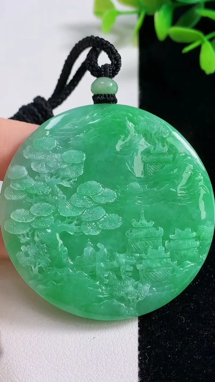 天然A货翡翠山水牌吊坠，尺寸54.6-5.3，重量:40.44g
9月18日