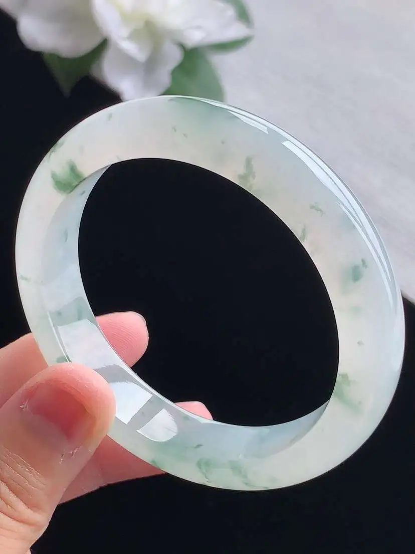 a货翡翠老坑冰种飘花正装正圈手镯54-55圈口  尺寸54×12.6×8mm 重量53.37g 0917