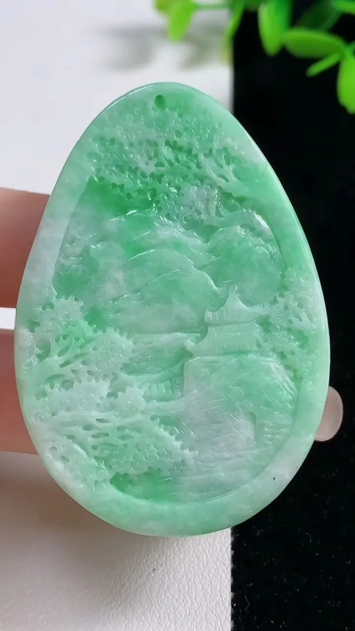 天然A货翡翠山水牌吊坠，尺寸56.8-40-7.4，重量:34.16g
9月18日