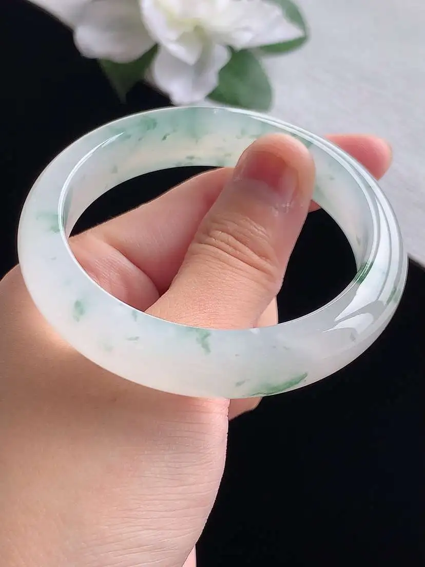 a货翡翠老坑冰种飘花正装正圈手镯54-55圈口  尺寸54×12.6×8mm 重量53.37g 09