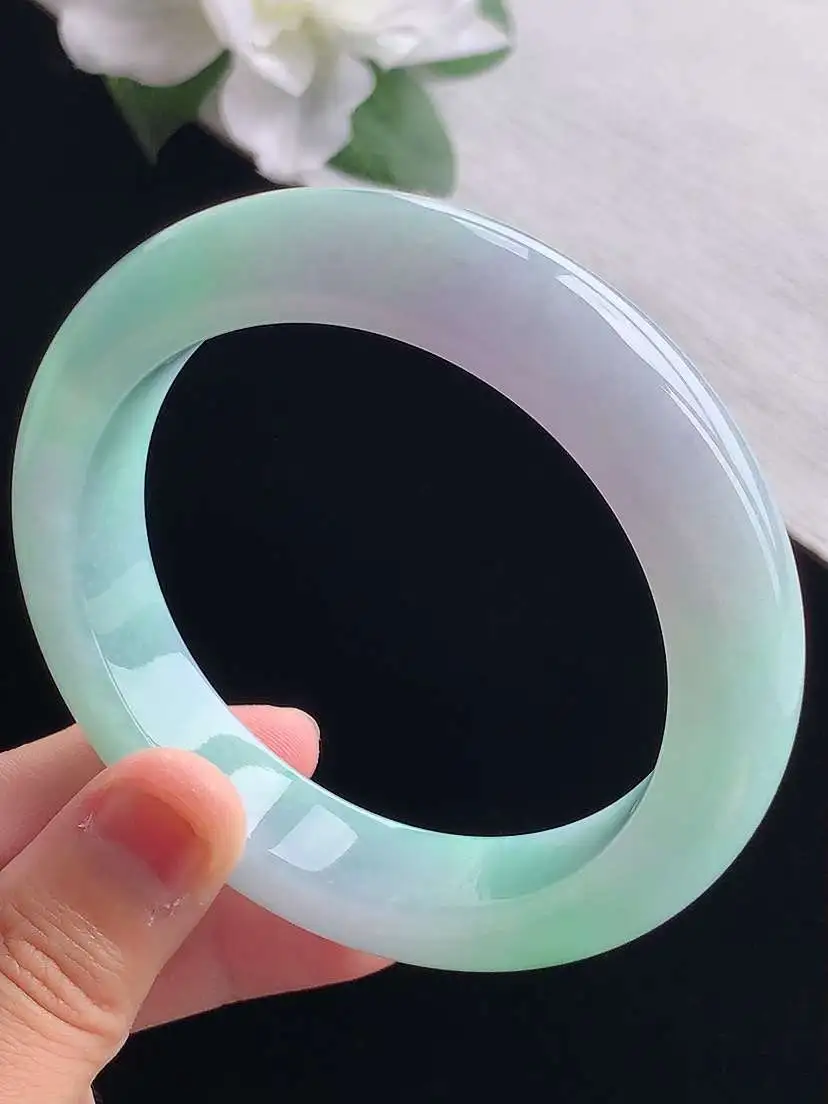 a货翡翠老坑冰种春带彩紫罗兰飘绿厚装正装正圈手镯60-61大圈口  尺寸60×13.2×9.4mm 重量85.00g 0917
