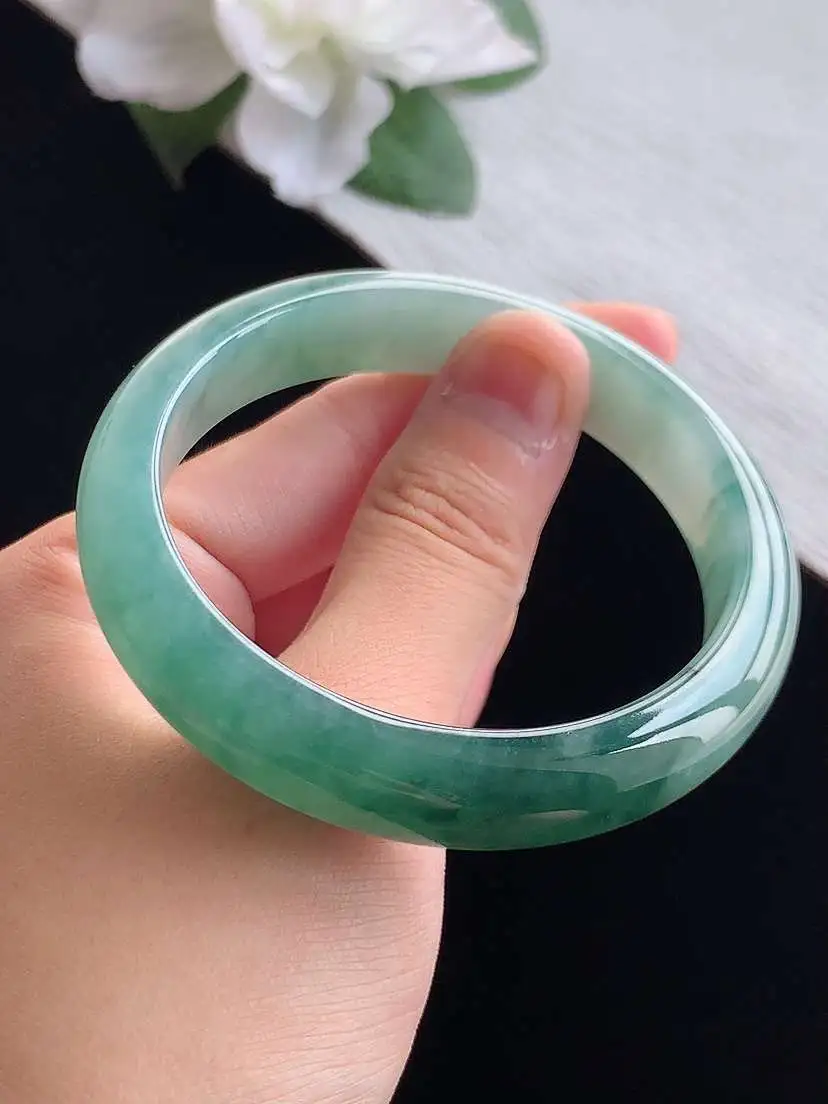 a货翡翠老坑冰种飘花正装正圈手镯55-56圈口  尺寸55.8×11.8×7.3mm 重量49.78g 0917