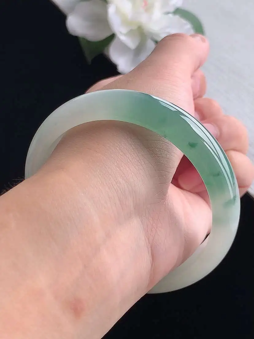 a货翡翠老坑冰种飘花正装正圈手镯59-60大圈口  尺寸59×13.3×7.5mm 重量55.93g 0917