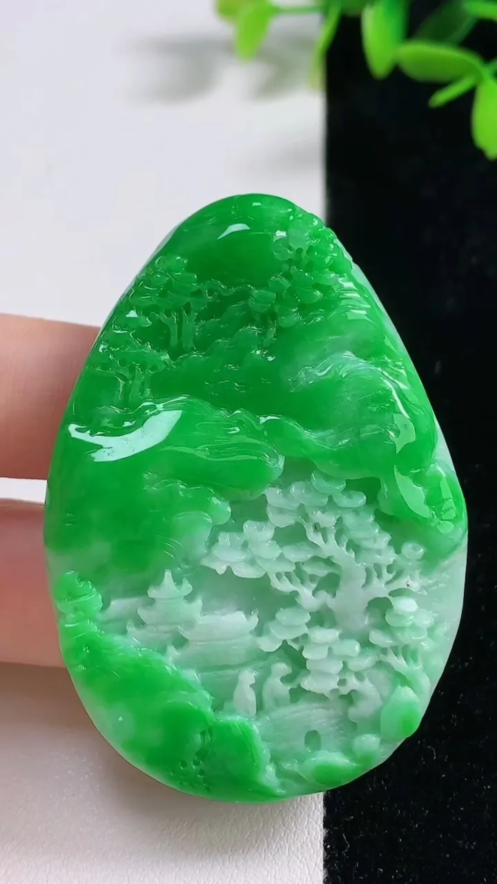 天然A货翡翠山水牌吊坠，尺寸56.8-40-7.4，重量:34.16g
9月18日