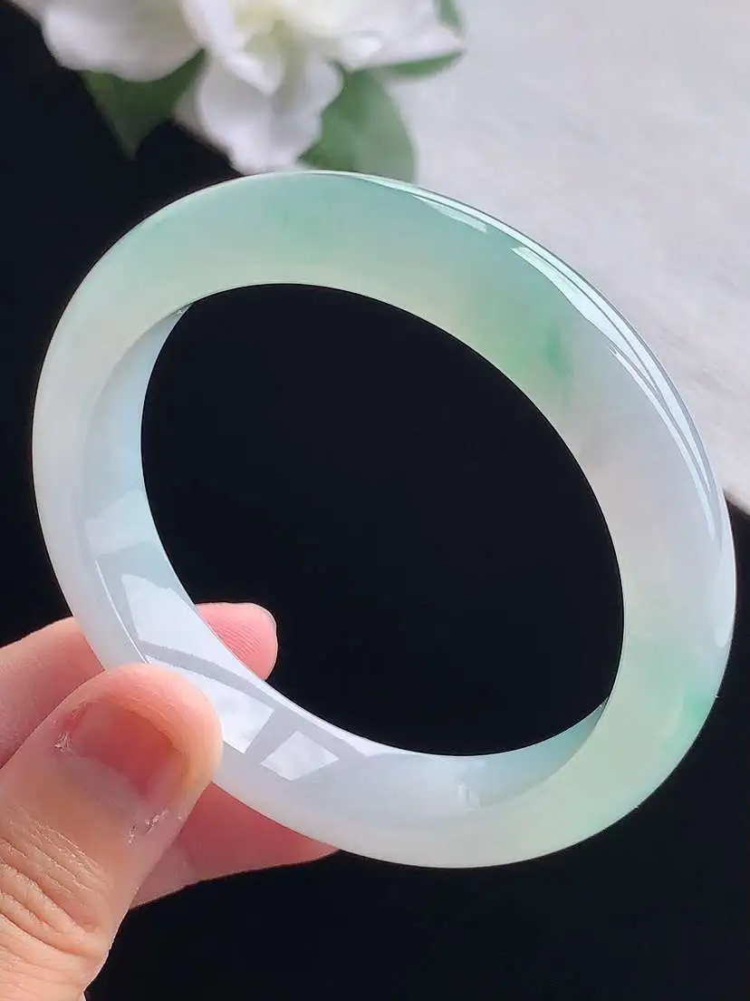 a货翡翠老坑冰种飘绿正装正圈手镯54-55圈口 尺寸54.3×12×8mm 重量53.75g 091