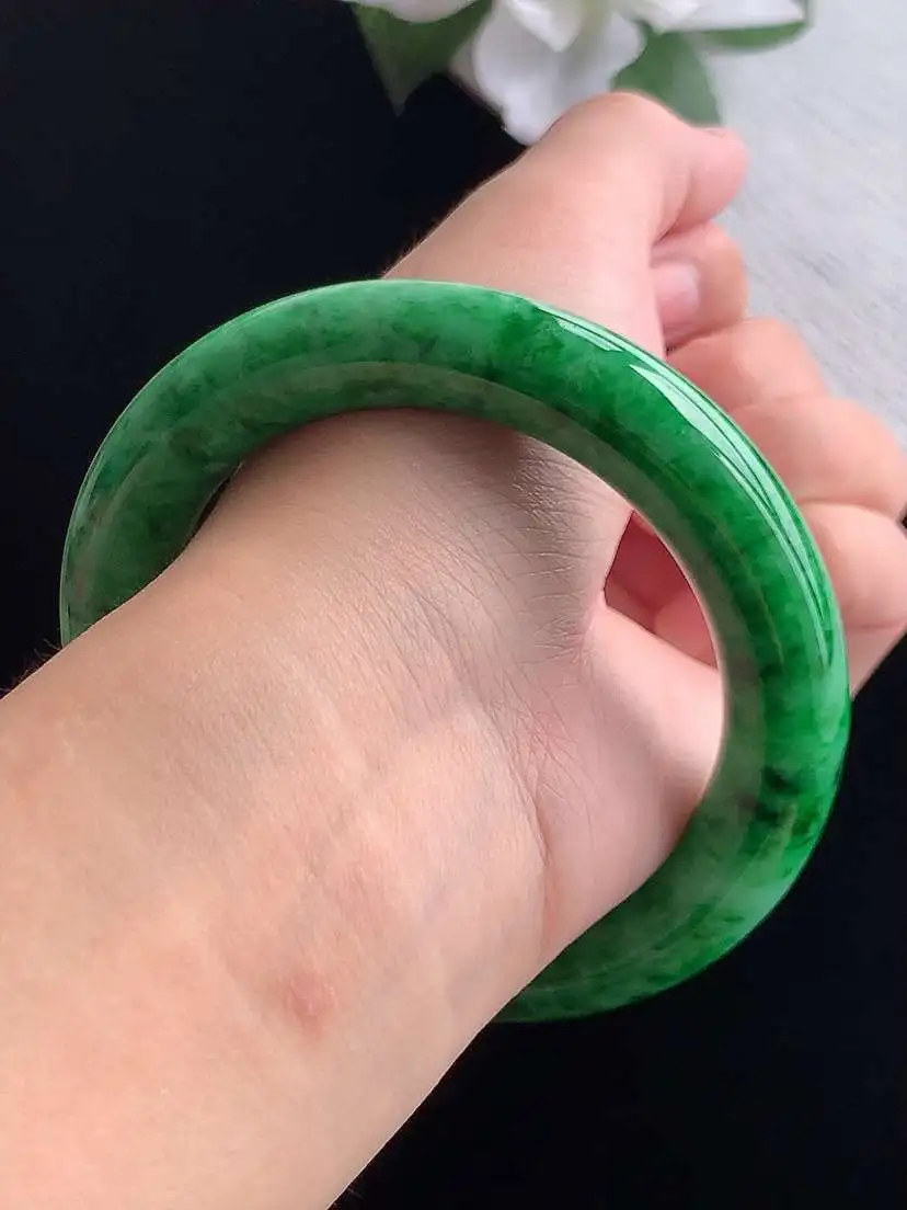 a货翡翠老坑冰种满绿圆条手镯56-57圈口  尺寸56.5×12mm 重量78.85g 0917 A83