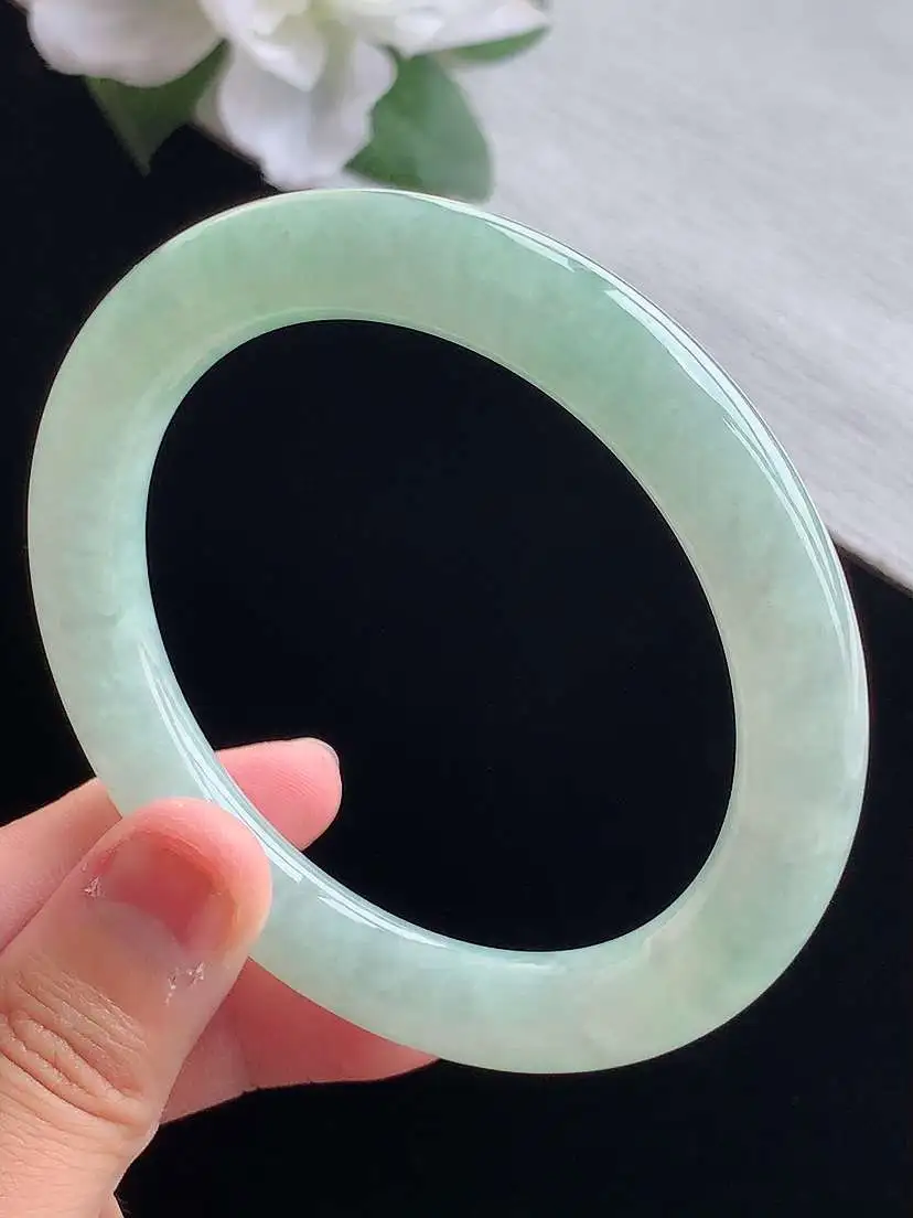 a货翡翠老坑冰种晴绿圆条手镯58-59圈口  尺寸58.5×10mm 重量57.75g 0917