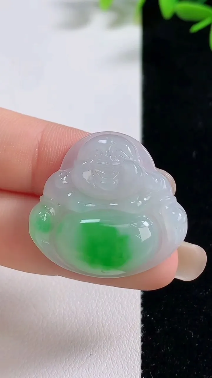 天然A货翡翠佛公吊坠，尺寸28-30-5.4，重量:7.03g
9月18日