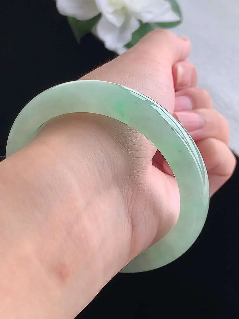 a货翡翠老坑冰种飘绿正装正圈手镯56-57圈口  尺寸56.8×12.2×8.2mm 重量58.34g 0917