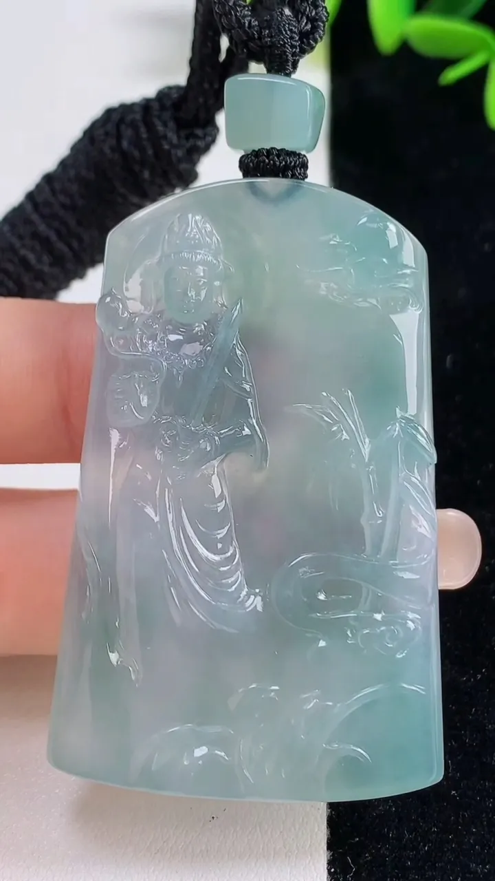 天然A货翡翠虚空藏菩萨吊坠，尺寸54.8-35-5.5，重量:31.44g
9月18日