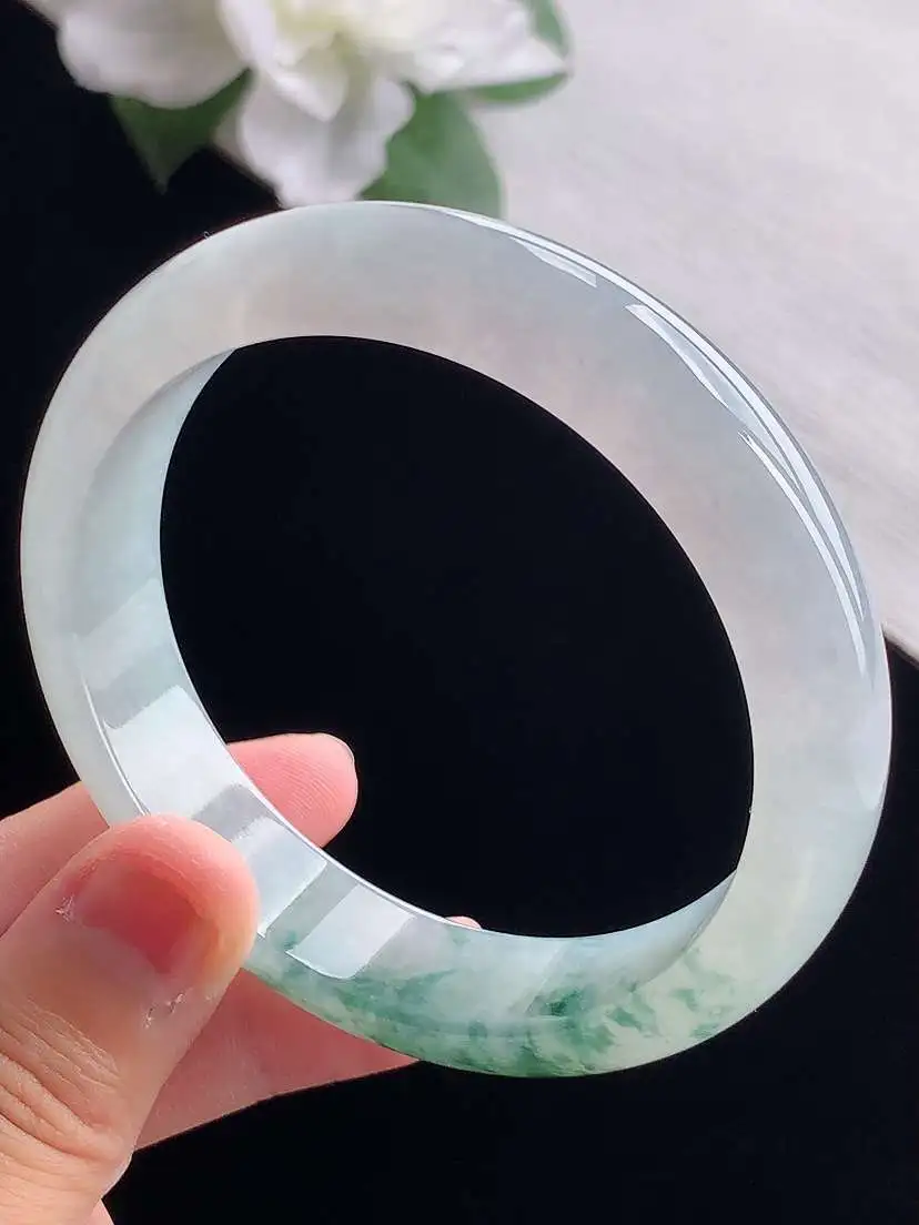 a货翡翠老坑冰种飘花正装正圈手镯58-59圈口  尺寸58×13.8×7.6mm 重量59.30g 0917