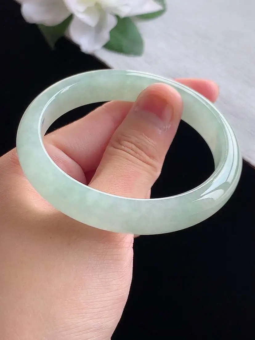 a货翡翠老坑冰种晴水贵妃手镯54-55圈口  尺寸54.5×50×11×7mm 重量42.33g 0