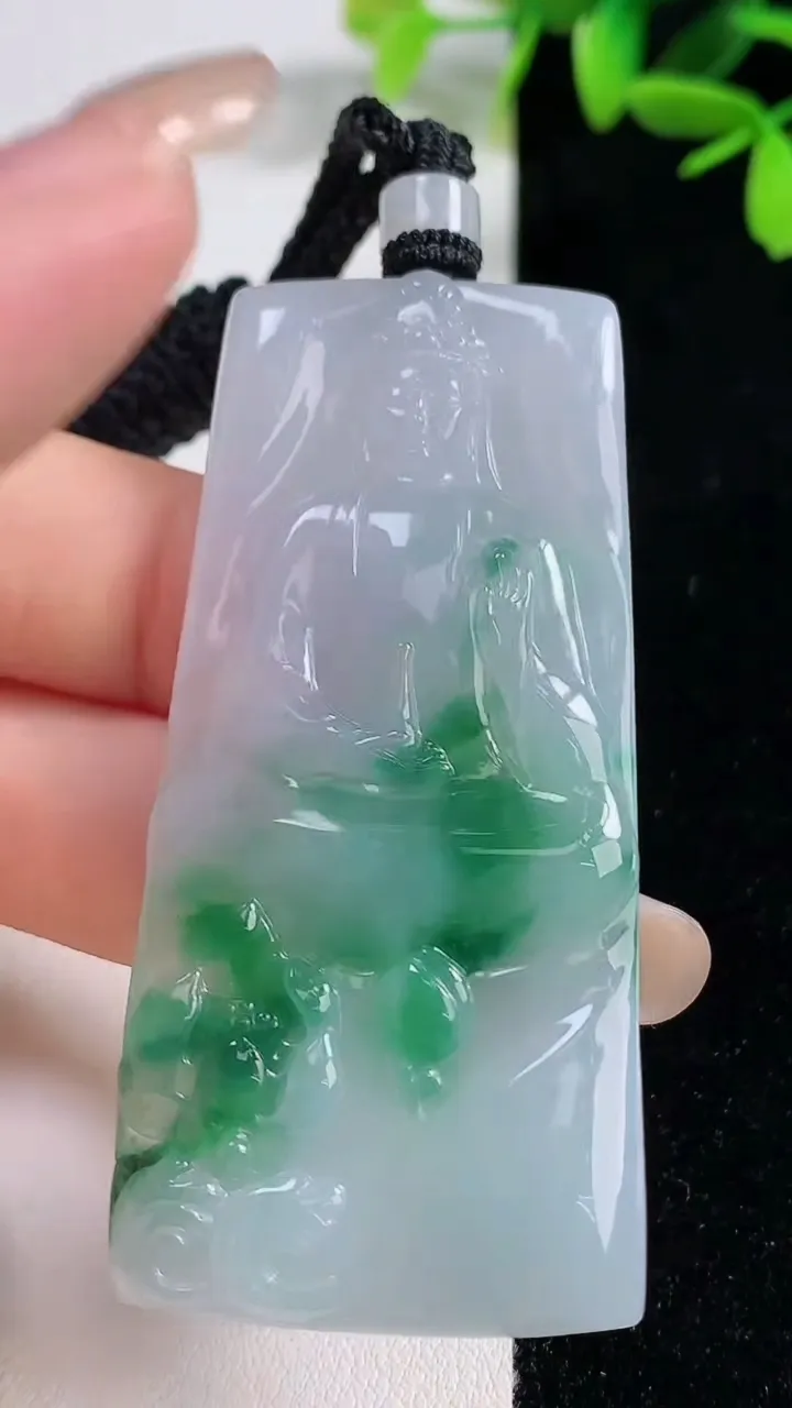天然A货翡翠观音菩萨吊坠，尺寸62-29-6，重量:29.85g
9月18日