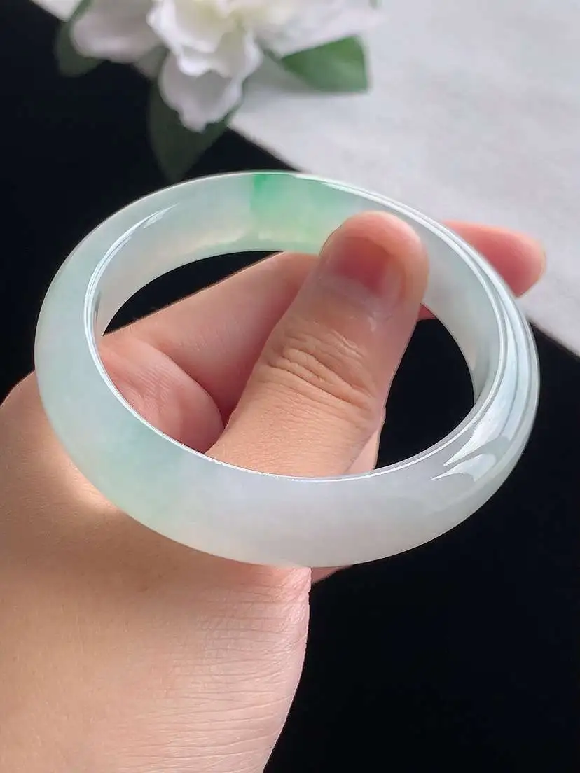 a货翡翠老坑冰种飘绿正装正圈手镯51-52小圈口  尺寸51×12×7.2mm 重量45.70g 0918