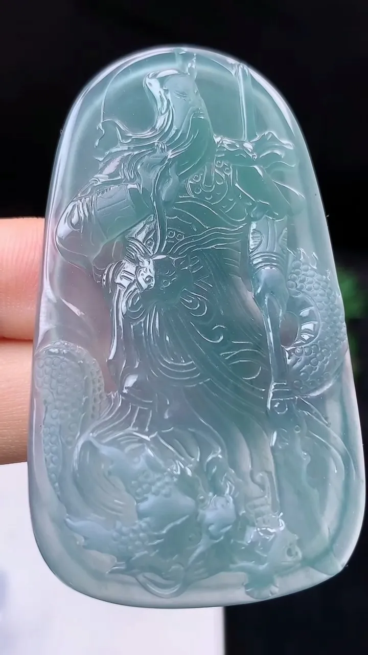 天然A货翡翠蓝水御龙关公吊坠，尺寸59.5-34.2-4.3，重量:18.36g
9月19日
