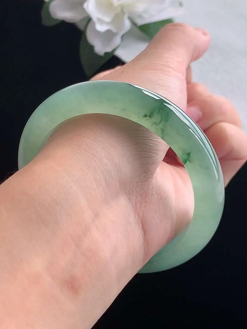 a货翡翠老坑冰种晴水飘花正装正圈手镯57-58圈口，尺寸57.7×11.7×8mm 重量60.66g 0918