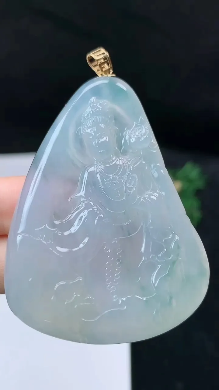 天然A货翡翠飘花大势至观音菩萨吊坠，尺寸57.4-42.9-6.8，重量:30.87g
9月19日