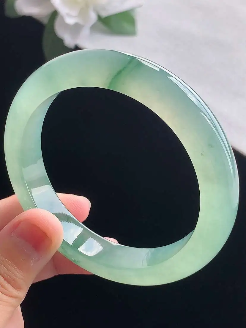 a货翡翠老坑冰种晴水飘花正装正圈手镯57-58圈口，尺寸57.7×11.7×8mm 重量60.66g 0918
