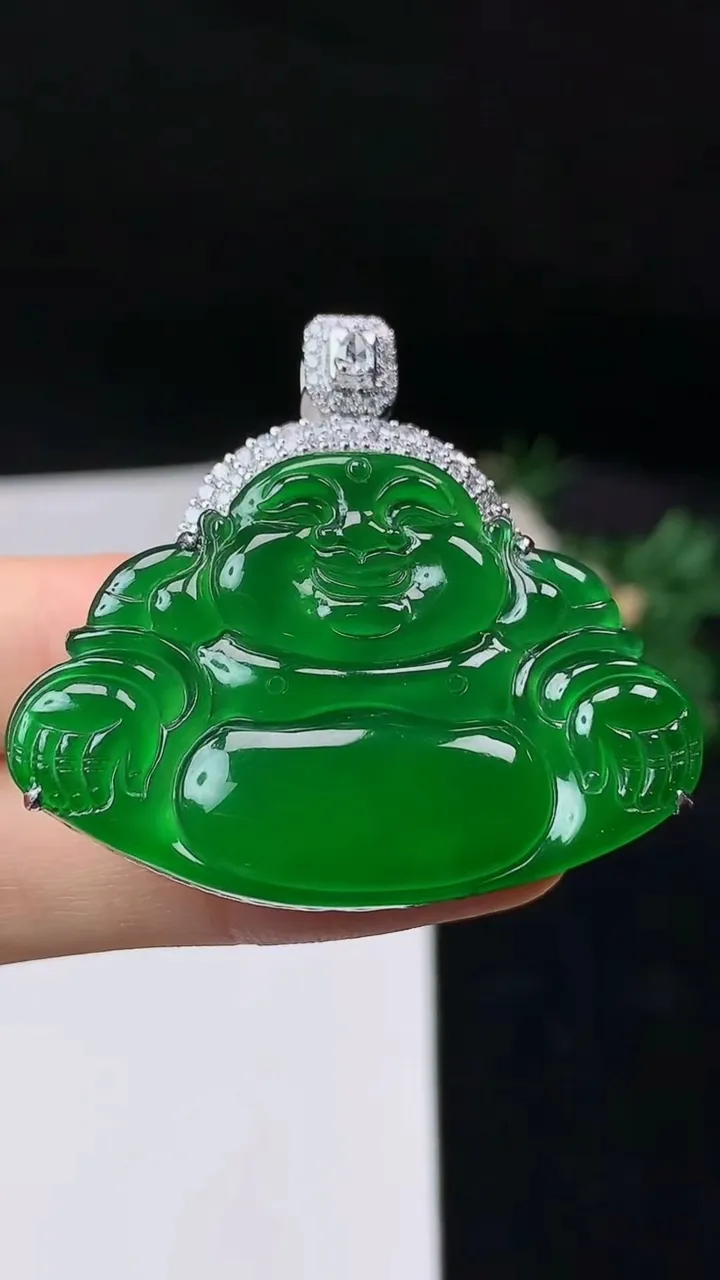 天然A货翡翠佛公吊坠，尺寸28.8-42.5-12，重量:16.14g
9月19日