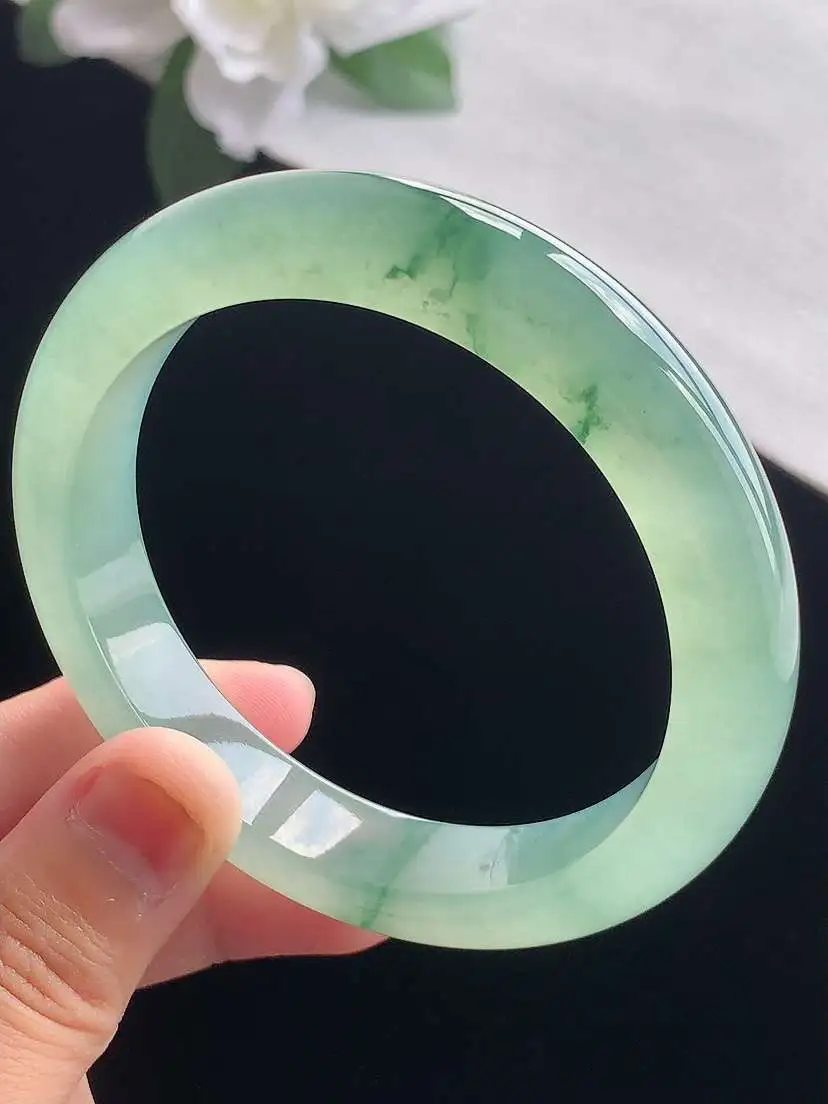 a货翡翠老坑冰种晴水飘花正装正圈手镯57-58圈口，尺寸57.7×11.7×8mm 重量60.66g