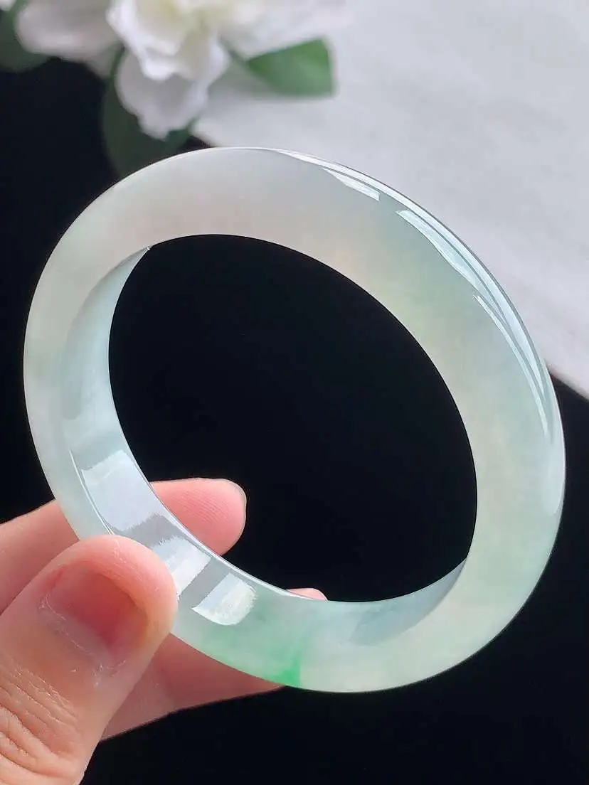 a货翡翠老坑冰种飘绿正装正圈手镯51-52小圈口  尺寸51×12×7.2mm 重量45.70g 0918
