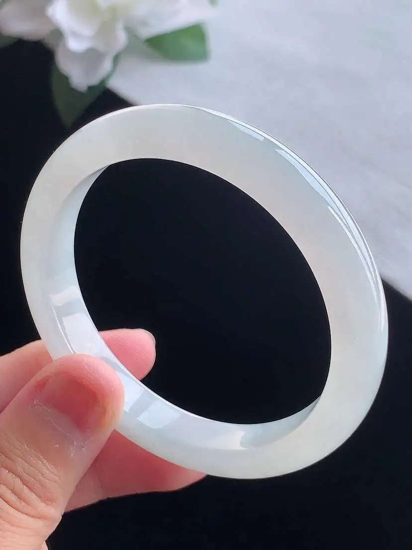 a货翡翠老坑冰种白月光正装正圈手镯52-53小圈口 尺寸52.2×9.6×7mm 重量36.60g 0918