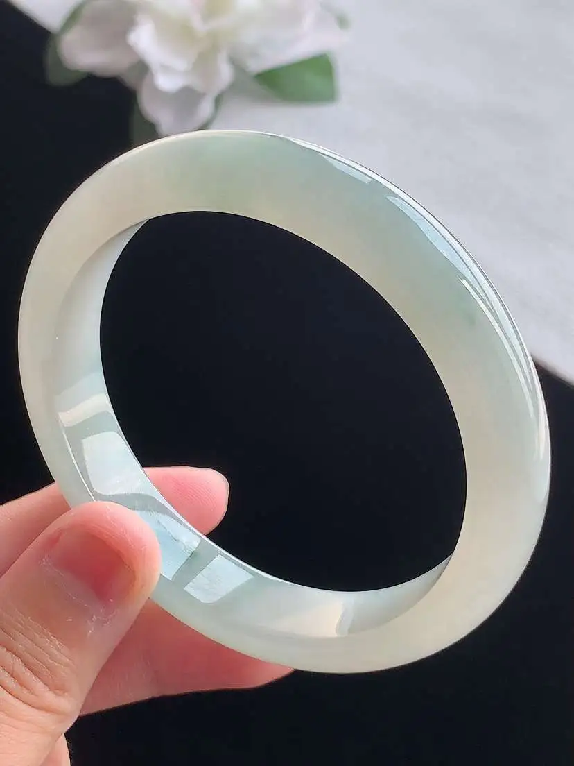 a货翡翠老坑冰种飘绿正装正圈手镯58-59圈口 尺寸58.2×12.3×8mm 重量55.38g 0918