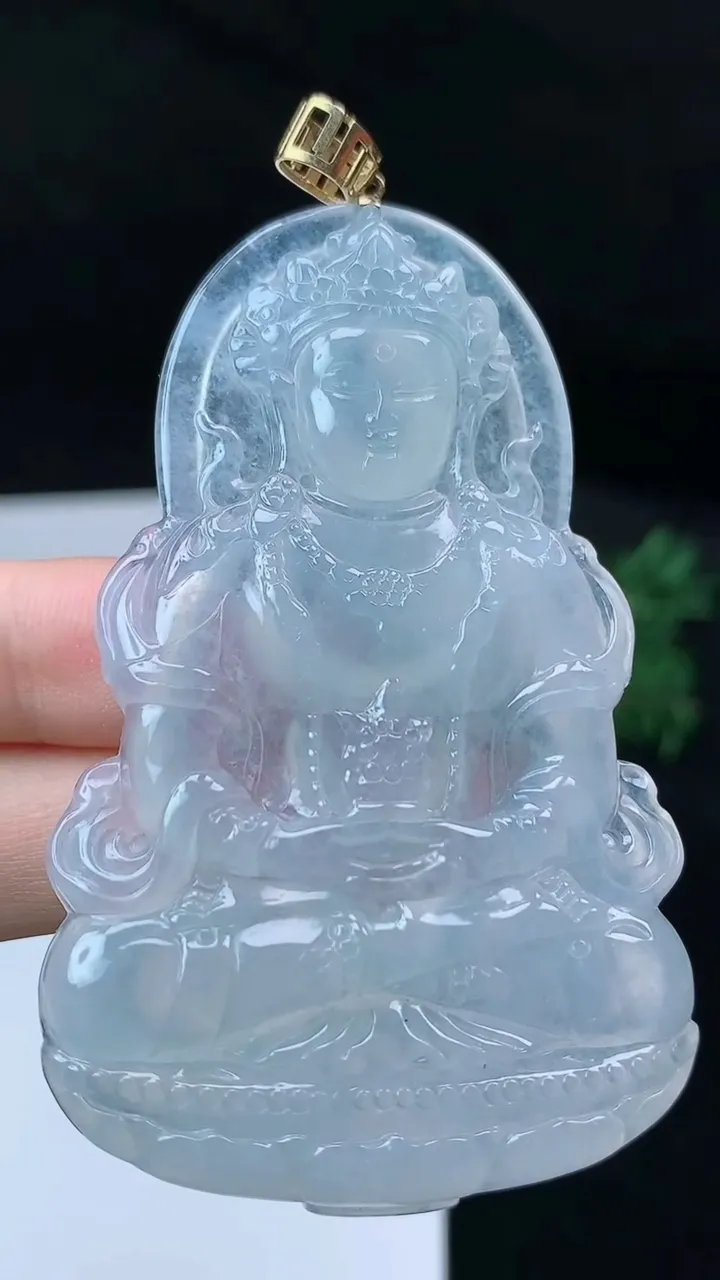 天然A货翡翠白冰度母吊坠，尺寸69.3-43.8-6.2，重量:34.59g
9月19日