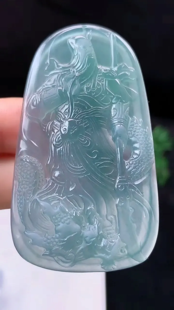 天然A货翡翠蓝水御龙关公吊坠，尺寸59.5-34.2-4.3，重量:18.36g
9月19日