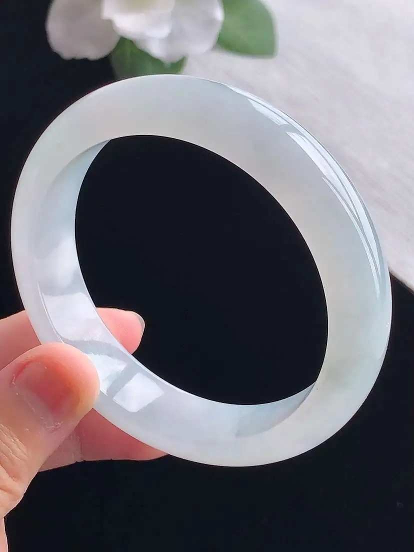a货翡翠老坑冰种白月光正装正圈手镯56-57圈口  尺寸56.3×14.2×7.8mm 重量61.73g 0923