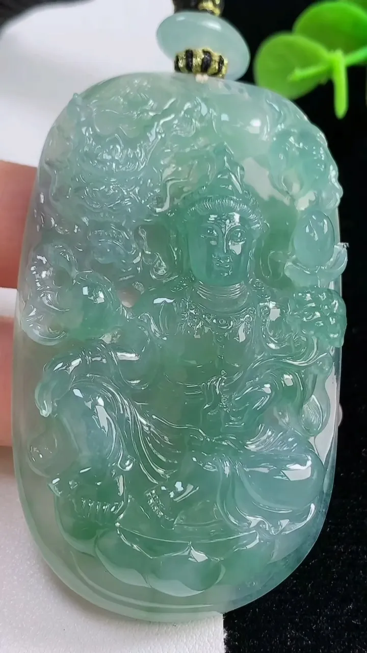 天然A货翡翠祥龙大势至菩萨吊坠，尺寸66.5-40.3-9.5，重量:58.97g
9月24日